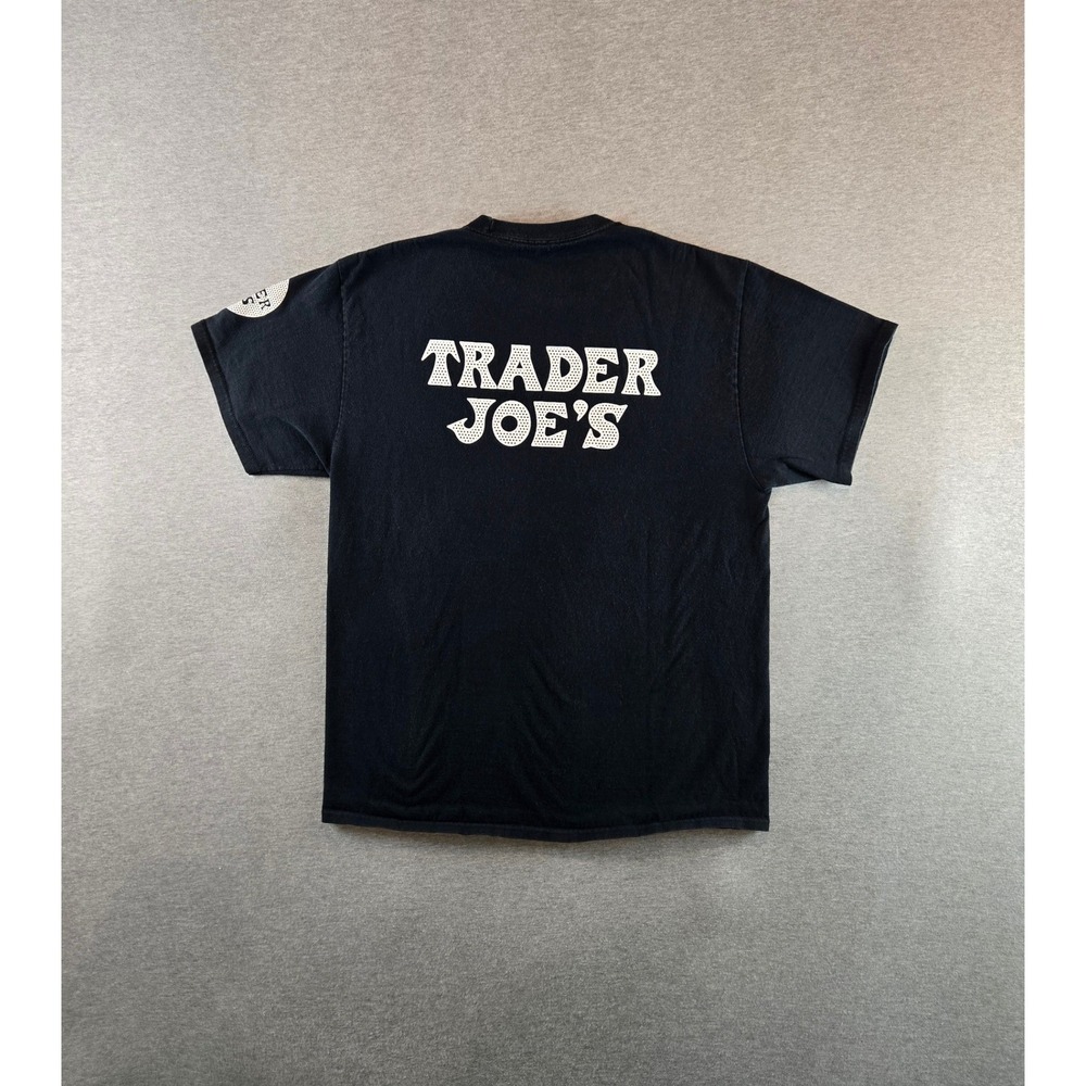 Trader Joe's T-Shirt Mens Medium Black Graphic Logo Sleeve Hit Crewneck Tee